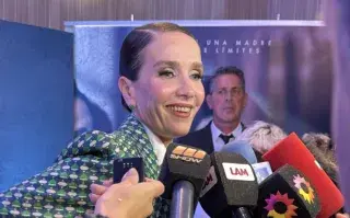 Natalia Oreiro le da un vibrante giro al look Power Suit en el estreno de La mujer de la fila Natalia Oreiro le da un vibrante giro al look Power Suit en el estreno de La mujer de la fila.