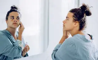 Agua micelar: el básico que simplifica tu rutina de limpieza