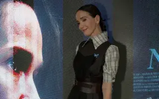 Natalia Oreiro fusiona punk y moda sustentable con su look en el estreno de La noche sin mí.