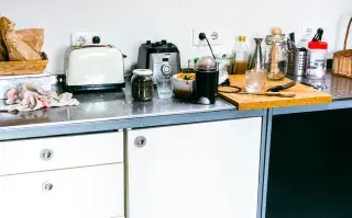 Imagen de cocina desordenada