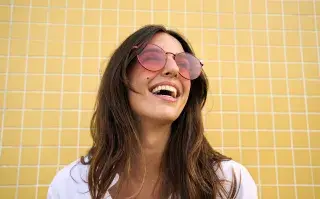 k. La nueva regla es que no hay reglas: lo importante es el gesto, la actitud y la coherencia con tu estilo personal.