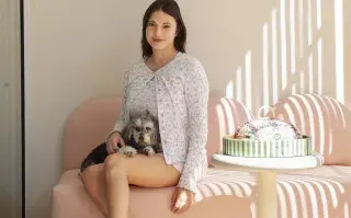 Así es la casa de Carla Quevedo, un PH transformado en refugio hedonista y creativo