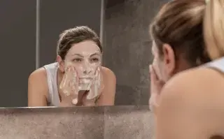 Guía de tónicos faciales: ¿cuál es el tónico ideal para piel grasa y para piel seca?