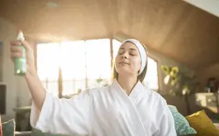 Piel deshidratada en verano: el gesto simple que la protege del aire acondicionado