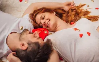 Foto de pareja enamorada.