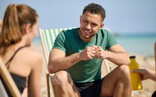 pareja hablando