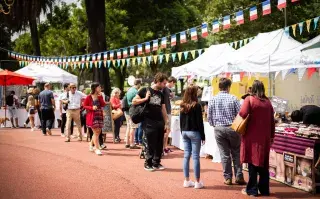 vuelve la Feria Francesa con sabores clásicos y espíritu de bistró al aire libre