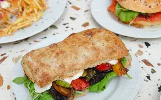 Sándwiches y hamburguesas veggie en Buenos Aires: la ruta más rica para comer entre panes 5 lugares recomendados para comer sádwiches o hamburguesas veggie.