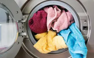 Cómo lavar la ropa para que dure más y consuma menos energía: lo que dice la ciencia.