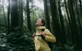 Viajar sola: por qué cada vez más mujeres eligen escapadas a su propio ritmo