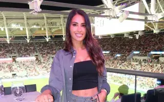 Antonela Roccuzzo demuestra cómo marcar tendencia con un look comfy y minimalista.