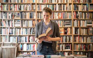 ¿A qué Booktokers seguir para elegir tu próximo libro?