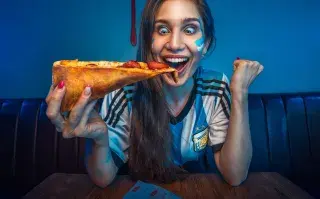 Mundial 2026: dónde ver los partidos de Argentina y qué pedir para compartir con amigos en CABA Hell'Pizza---Mundial-1.jpg
