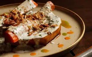 Zanahorias y cabutia con reducción de miso y yogur de hierbas: una receta para lucirse en cualquier comida Cabutia con zanahorias