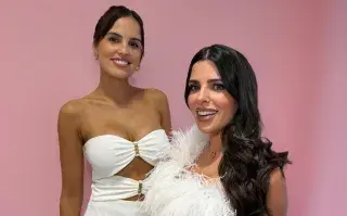 Los looks total white de Valentina Cervantes y Emilia Ferrero en la presentación de "Muchachas" Miami se convirtió en el escenario de una noche muy especial para las mujeres que acompañan a varios de los futbolistas de la Selección Argentina.