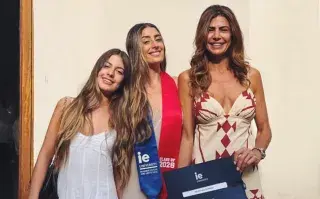 La emoción y la moda volvieron a encontrarse en las redes sociales de Juliana Awada.
