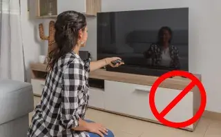 Adiós al rack de TV: las opciones que redefinen el diseño del living Foto de rack de TV.