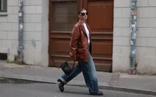 Adiós a los tapados: cuál es el abrigo perfecto para la media estación Look de medio tiempo con chaqueta