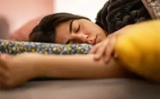 mujer durmiendo
