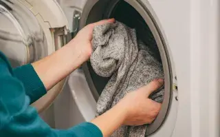 No arruines tu ropa de lana: errores que tenés que evitar Foto de ropa de lana.