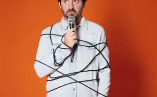 El humorista Mike Chouhy en producción con Ohlalá 