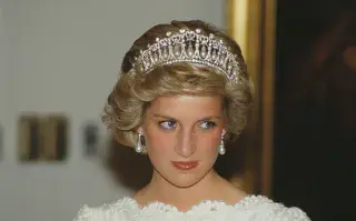 Lady Di con un a corona