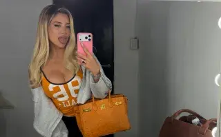Wanda nara frente al espejo