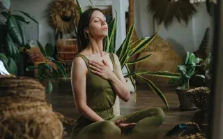 mujer relajada
