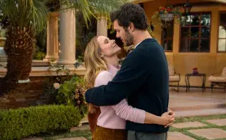 La nueva temporada de Nadie quiere esto muestra el lado de las relaciones que las comedias románticas suelen saltear.