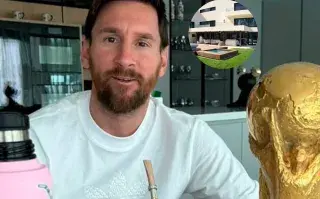 Lionel Messi tomando mate