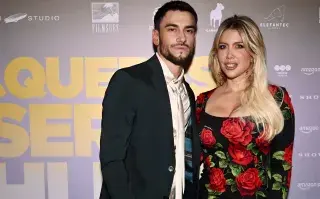 Wanda Nara deslumbró con el estampado floral más exclusivo en la alfombra roja de su película.