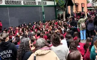 protesta en colegio por desnudos falsos con IA