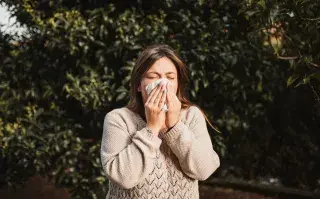 Alergias de primavera: qué desencadena los síntomas y qué recomiendan los especialistas antes de medicar