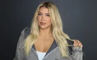 Wanda Nara con look total denim en color gris