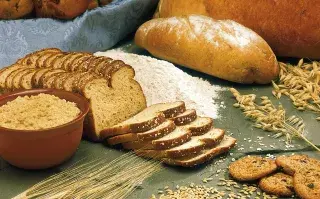 Celiaquía: ¿qué es, cómo detectarla y cómo mantener una alimentación equilibrada? El gluten es una proteína presente en ciertos alimentos como el trigo (y sus diferentes variedades), la avena, la cebada y el centeno (T.A.C.C.).