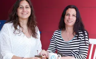 "Nuestros hijos tienen dos mamás": cómo es la maternidad en una pareja de mujeres Natalia Zelechowski y Cristina Fernández se casaron en 2010.