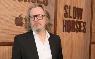 Gary Oldman durante la premiere de Slow Horses en Inglaterra. Foto: David M. Benett/Dave Benett/Getty Images for Apple