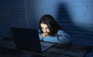 Japón podrá castigar con prisión a los acosadores virtuales. Foto: Canva
