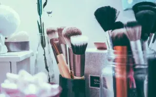 Aprendé a usar los pinceles de maquillaje como una experta Seguí estos consejos para usar los pinceles de maquillaje como una profesional