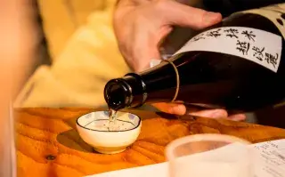 Shochu, la bebida bajas calorías que le ganó al sake en Japón Shochu, la bebida alcohólica más consumida de Japón