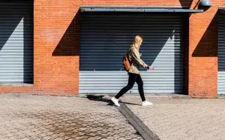 En Madrid, decir piropos pasó de ser "pintoresco" a ser "cutre" y la calle dejó de ser un terreno hostil. Esto es lo que una madrileña nos enseñó sobre ese proceso de transformación.