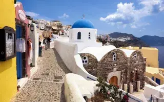 Los diez destinos europeos fuera del circuito turístico que no nos podemos perder Esta pequeña ciudad de Grecia es uno de los diez destinos que te enamorarán de Europa.