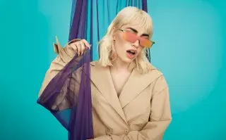 Chaqueta y gafas, Kostüme.