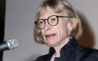 Murió a los 87 años la escritora y periodista estadounidense Joan Didion.
