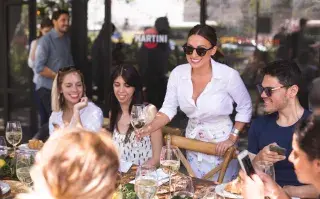Martini presentó su vino espumoso con un delicioso brunch al aire libre
