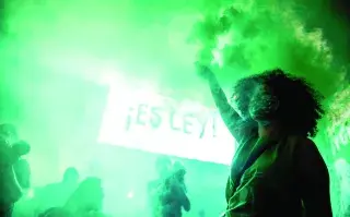 Ley del Aborto: 5 expertos nos hablan sobre la ley de Interrupción del Embarazo Buenos Aires, Argentina Diciembre 30: La ley de Interrupción voluntaria del embarazo es Ley en Argentina.