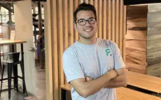 Emprendimiento exitoso. Creó una app para gestionar equipos online que es furor entre las empresas Lucas Mailland (33) estudió Ciencias Políticas, pero siempre fue un apasionado de la tecnología y de emprender.