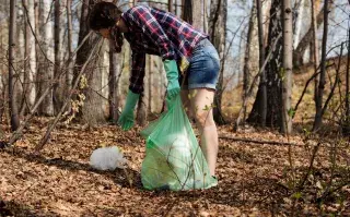 Agenda verde: 10 temas urgentes que necesitan de la acción colectiva e individual Cada argentino genera en promedio un kilo de residuos por día. A nivel país, generamos una tonelada de basura cada dos segundos.