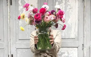 Decorar con flores: ideas y consejos para elegir las mejores opciones, según la época del año Consejos para decorar con flores y cómo elegir las ideales para cada época del año.
