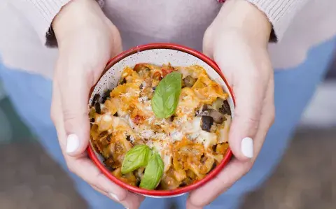 Moñitos con veggies gratinados